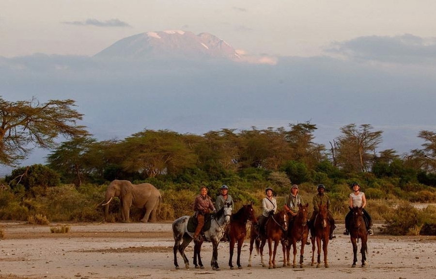 Vintage Tanzania: Lolkissale Horseback Safari - Chalo Africa