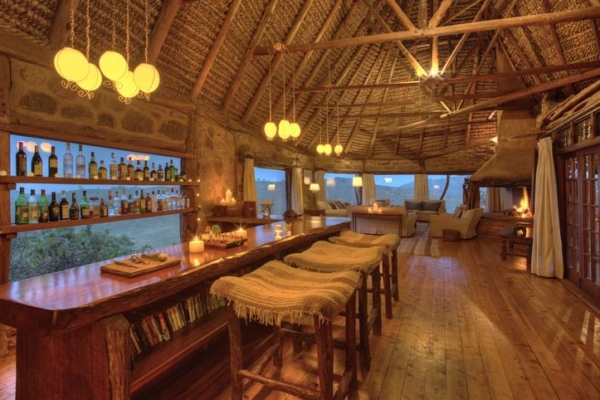 lounge area in luxury safari lodge