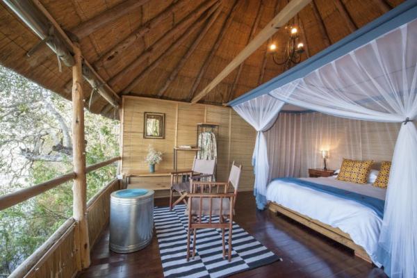 Canopy bed at safari lodge