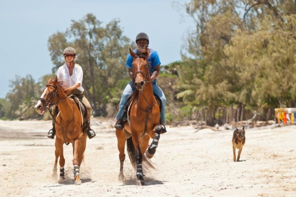 kinondo-kwetu-horse-riding-beach-c-kk (1)